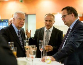 Ing. Jan Mládek, CSc., ministr průmyslu a obchodu ČR (7)